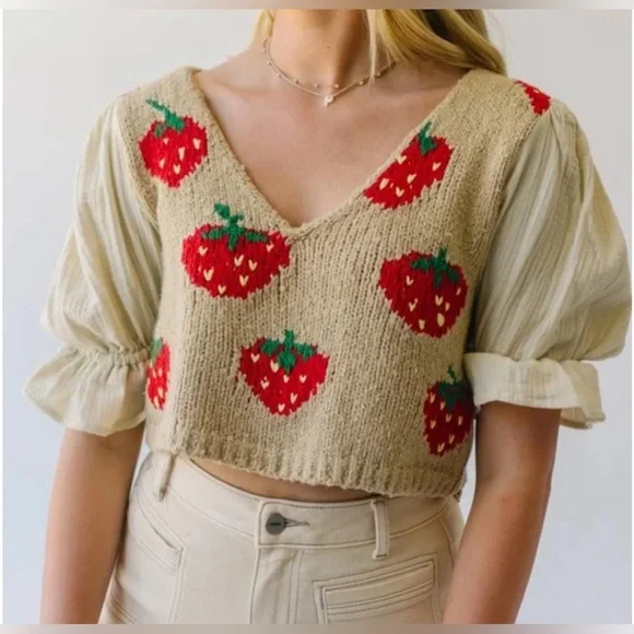𝓯𝓹 Free People ~ Strawberry Jam Mixed Media Top - Picture 11 of 16